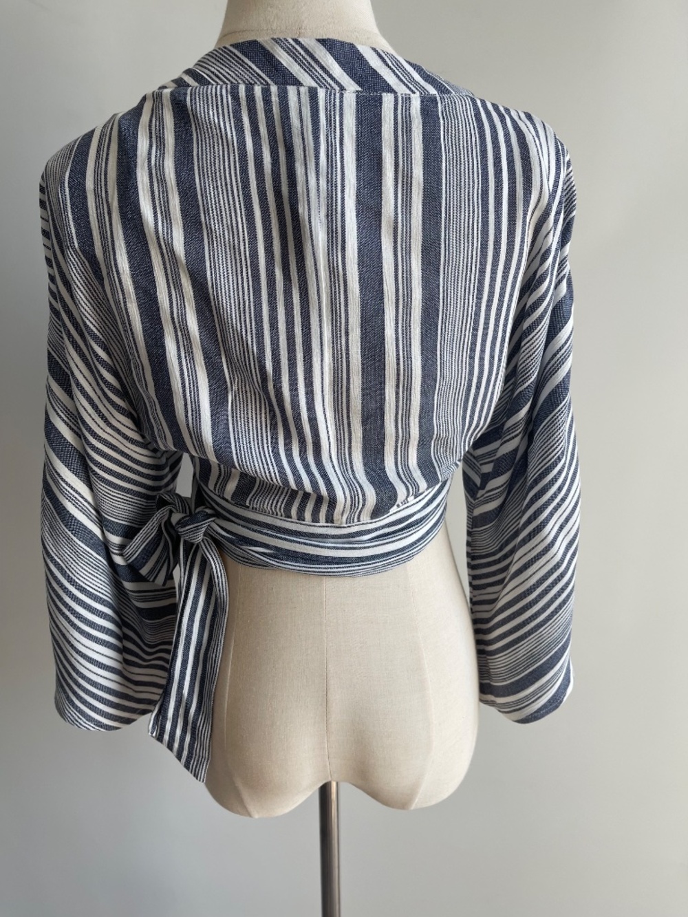 Forever 21 Striped Wrap Tie Front Crop Top NWT S - Picture 5 of 9